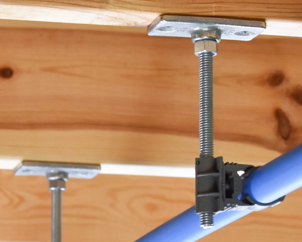 Jakiego łącznika używa się do mocowania rur? 22 fastener